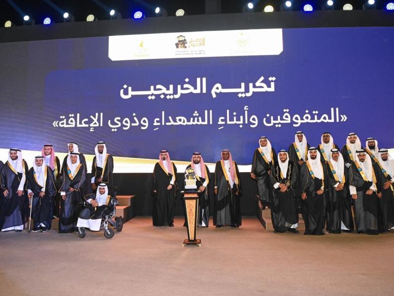 أمير منطقة جازان يرعى حفلَ تخريج الدفعة الـ(21) من طلبة جامعة جازان