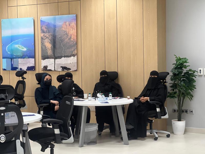 الأستاذ الدكتور: عبداللطيف دورة إدارة الوقت وترتيب الأولويات وإدارة الضغوط
