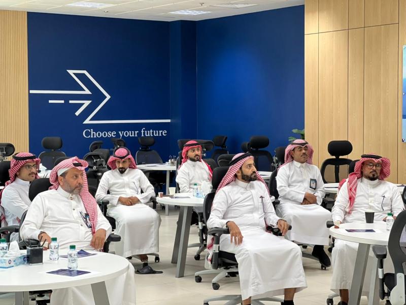 الدكتور عبدالعزيز دورة (من أساسيات التسويق إلى بناء الاستبانات)