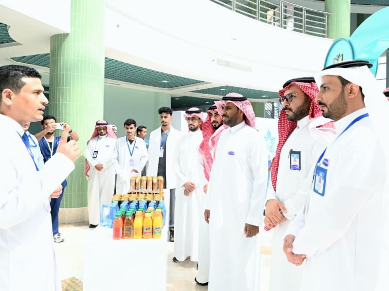 جامعة جازان تنظم فعالية يوم المهنة والبحث العلمي2026 بكلية الصيدلة