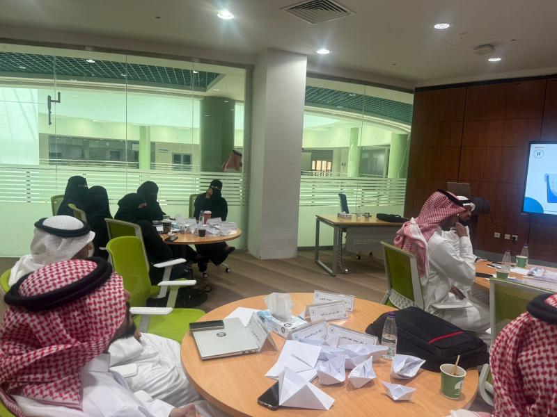 عمادة التطوير والجودة تختتم برنامج الشهادة المهنية في القيادة الاكاديمية (تمكين)