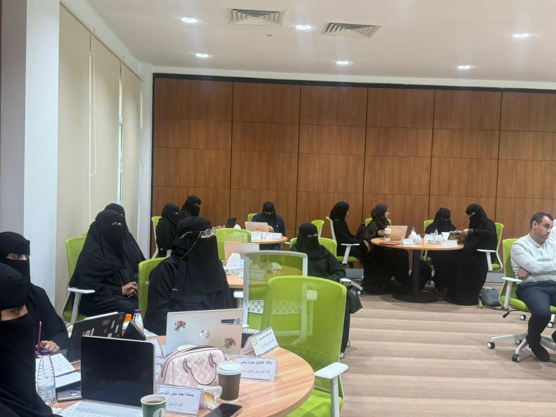 عمادة التطوير والجودة تختتم البرنامج التأسيسي لضمان الجودة والإعتماد الاكاديمي (أساس)