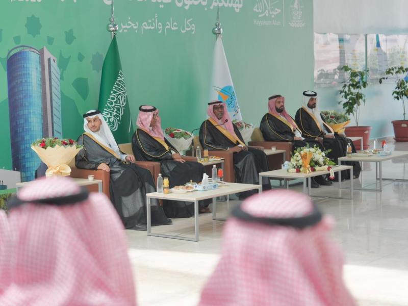 رئيس جامعة جازان يرعى حفل معايدة منسوبي الجامعة