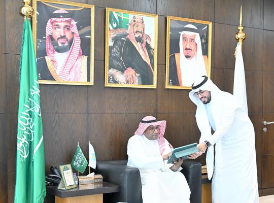 رئيس جامعة جازان يدشن منصة الترقيات