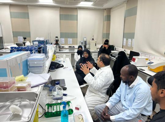 مركز البحوث الصحية بجامعة جازان يعزز مهارات الباحثين بالجامعة بدورة عملية في تقنيات البيولوجيا الجزيئية