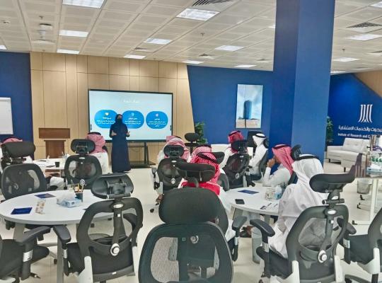 من دورة تدريبية بعنوان( تعزيز الامتثال القانوني والتنظيمي في بيئة العمل)