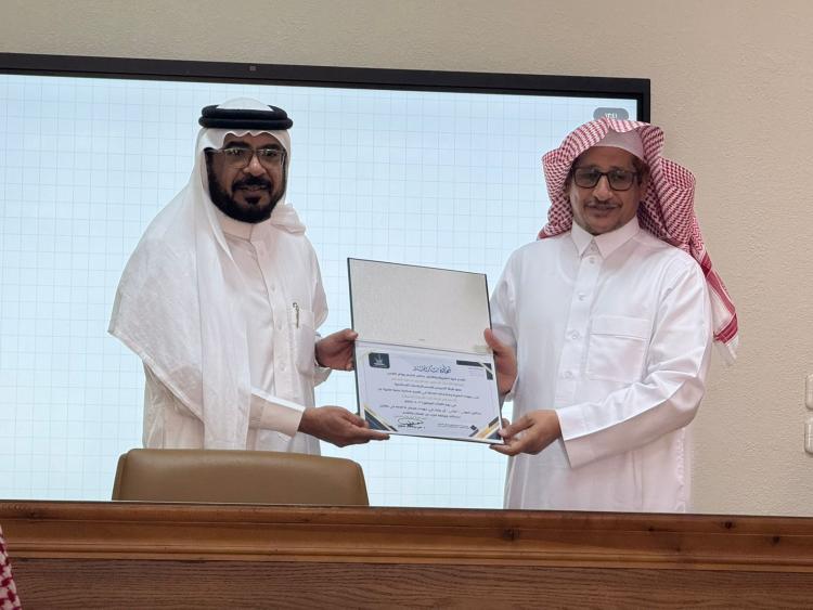 برنامج “التدرج في قراءة كتب الحديث الشريف والفقه أصول الفقه" ضمن البرامج التأصيلية بكلية الشريعة والقانون