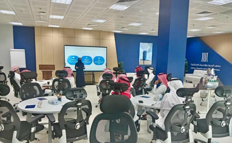 من دورة تدريبية بعنوان( تعزيز الامتثال القانوني والتنظيمي في بيئة العمل)
