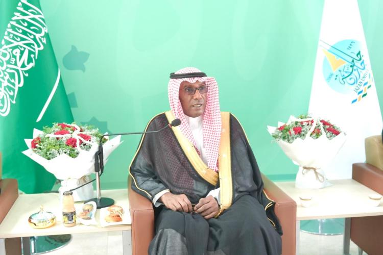 رئيس جامعة جازان يرعى حفل معايدة منسوبي الجامعة